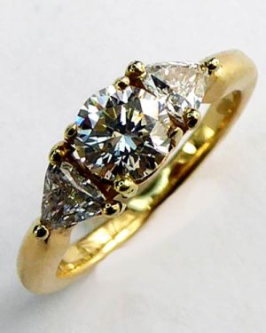 1 ct. 3 Stone Diamond Ring 880-4261